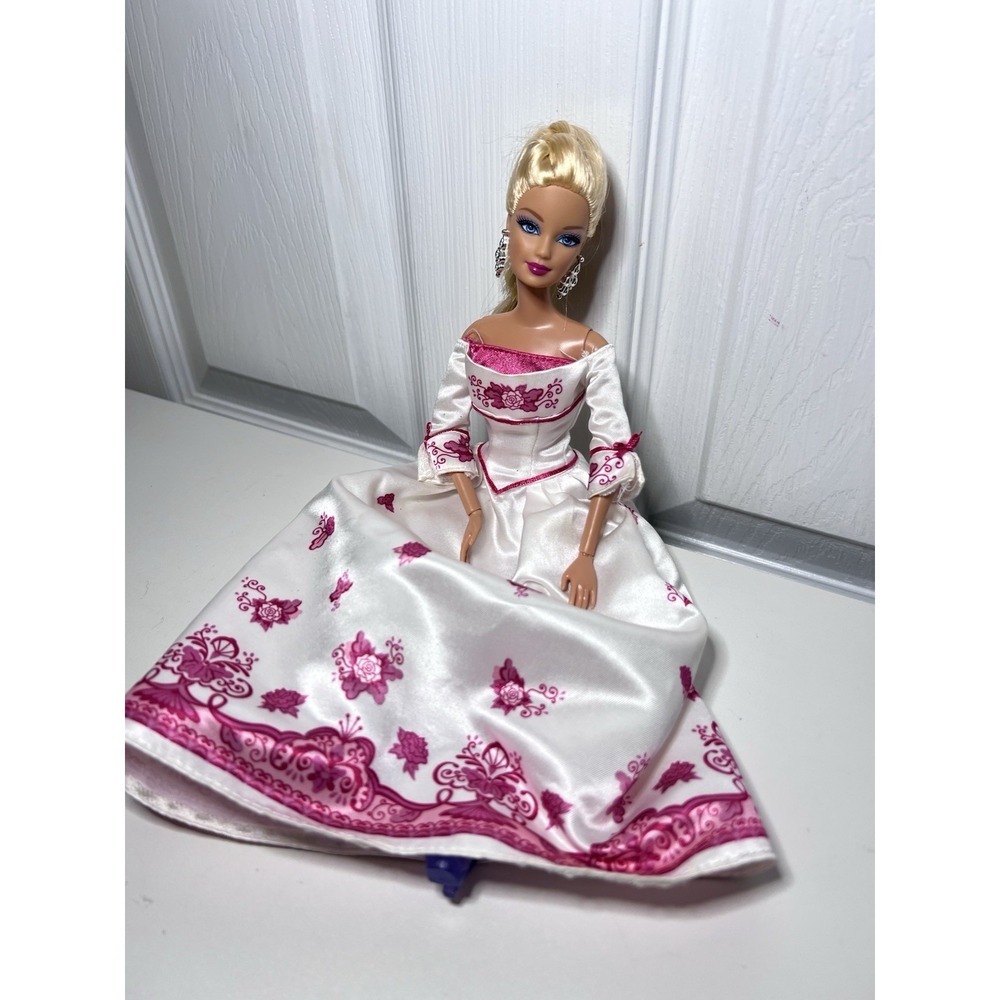 Mattel 2002 Victorian Tea Barbie doll